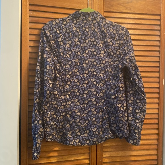 Tommy Hilfiger Women’s Button Down Floral Shirt. Size Medium - Picture 2 of 7